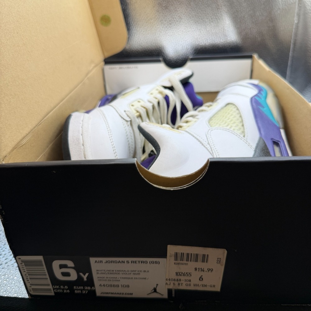 Size 6Y Jordan 5 Retro 2013 Mid Grape White Boys Athletic Sneakers 440888-108 - Picture 11 of 11